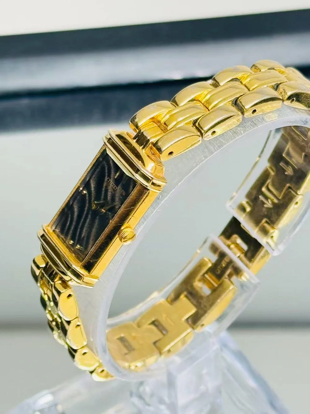 Vintage Citizen Elegance Ladies Quartz Gold Tone 14mm Watch New Battery Runs